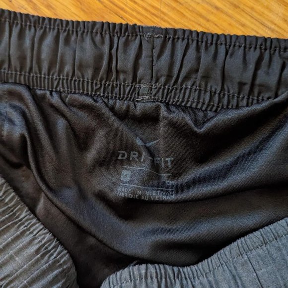 Nike Dri Fit Running Shorts Women's Small - Picture 2 of 3